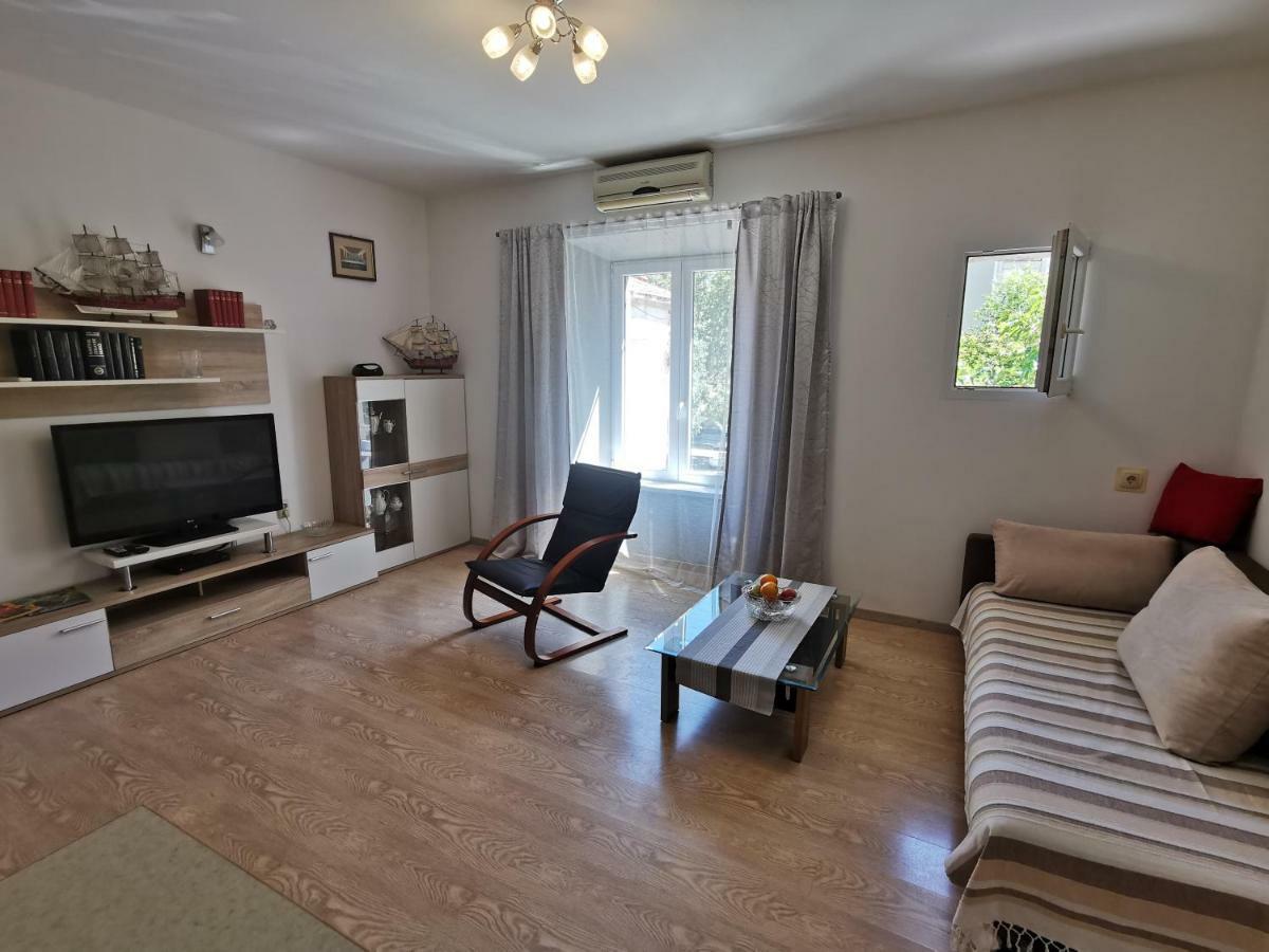 Big And Spacious Apartment In The Heart Of Omis Ngoại thất bức ảnh