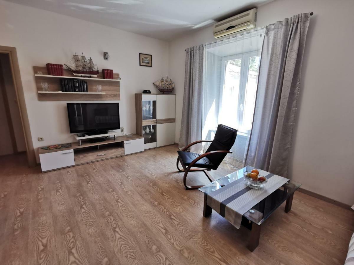 Big And Spacious Apartment In The Heart Of Omis Ngoại thất bức ảnh